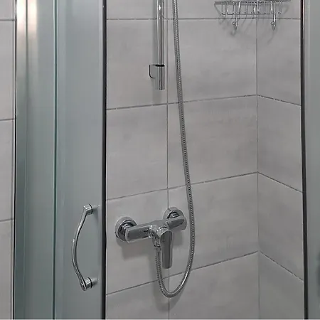 1 Bedroom Stunning In *