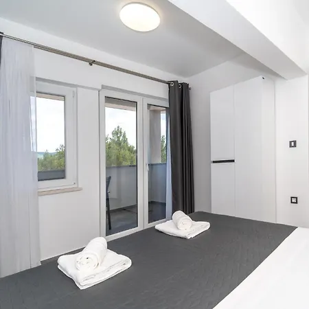 1 Bedroom Stunning In